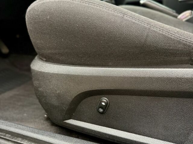 Сірий Форд Мондео, об'ємом двигуна 2 л та пробігом 261 тис. км за 4200 $, фото 12 на Automoto.ua