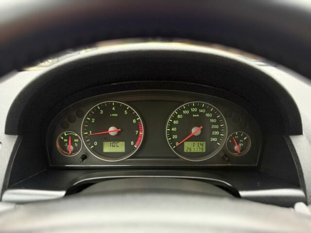 Сірий Форд Мондео, об'ємом двигуна 2 л та пробігом 261 тис. км за 4200 $, фото 23 на Automoto.ua