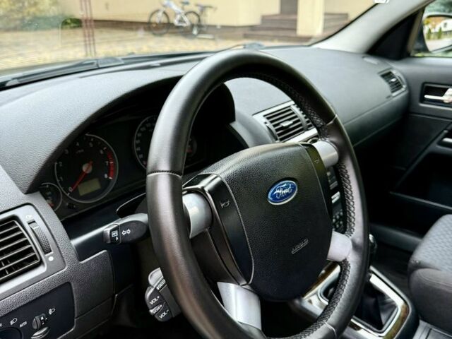 Сірий Форд Мондео, об'ємом двигуна 2 л та пробігом 261 тис. км за 4200 $, фото 16 на Automoto.ua