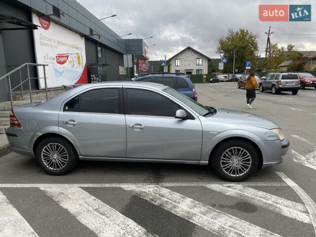 Серый Форд Мондео, объемом двигателя 2 л и пробегом 450 тыс. км за 3600 $, фото 7 на Automoto.ua