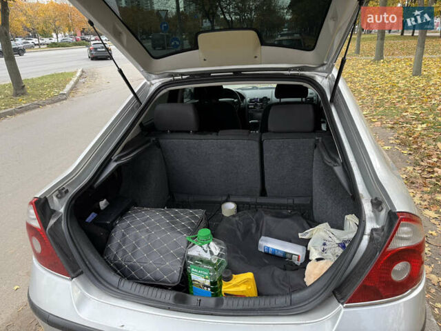 Серый Форд Мондео, объемом двигателя 2 л и пробегом 208 тыс. км за 4500 $, фото 5 на Automoto.ua