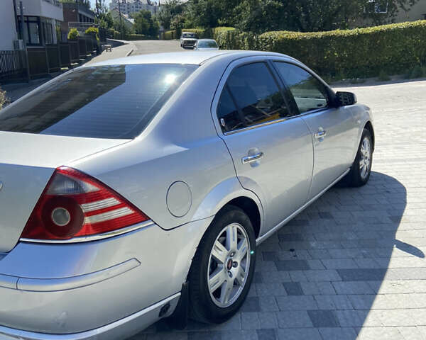 Серый Форд Мондео, объемом двигателя 2 л и пробегом 440 тыс. км за 3650 $, фото 4 на Automoto.ua