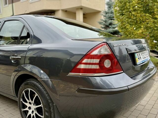Сірий Форд Мондео, об'ємом двигуна 2 л та пробігом 261 тис. км за 4200 $, фото 3 на Automoto.ua