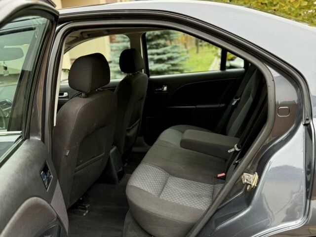 Сірий Форд Мондео, об'ємом двигуна 2 л та пробігом 261 тис. км за 4200 $, фото 17 на Automoto.ua