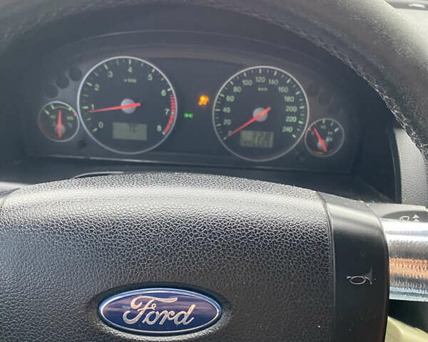 Серый Форд Мондео, объемом двигателя 2 л и пробегом 450 тыс. км за 3600 $, фото 5 на Automoto.ua