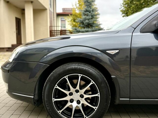 Сірий Форд Мондео, об'ємом двигуна 2 л та пробігом 261 тис. км за 4200 $, фото 6 на Automoto.ua