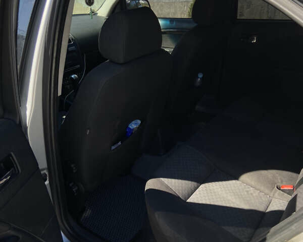 Серый Форд Мондео, объемом двигателя 2 л и пробегом 440 тыс. км за 3650 $, фото 16 на Automoto.ua