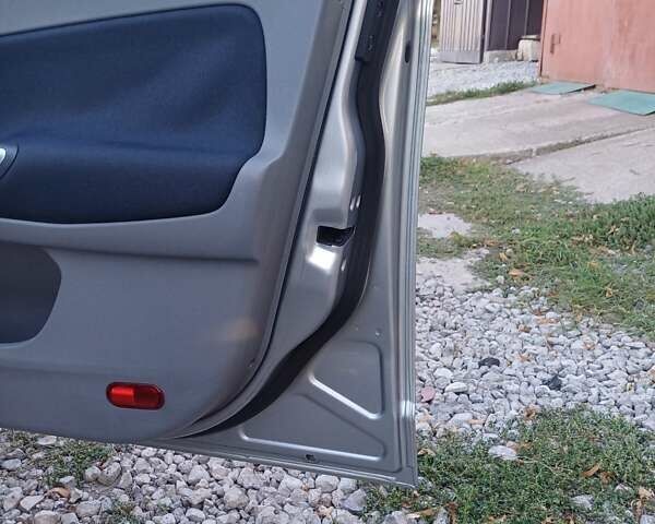Сірий Форд Мондео, об'ємом двигуна 1.8 л та пробігом 220 тис. км за 6000 $, фото 5 на Automoto.ua