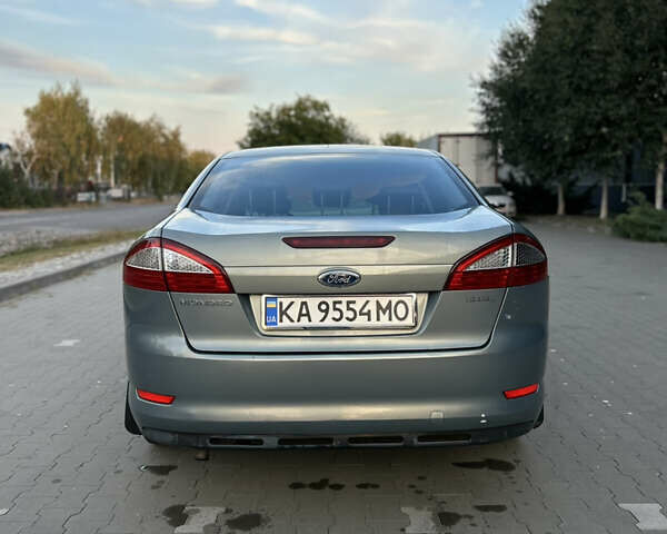 Сірий Форд Мондео, об'ємом двигуна 2 л та пробігом 246 тис. км за 7000 $, фото 4 на Automoto.ua