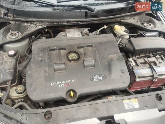 Серый Форд Мондео, объемом двигателя 1.99 л и пробегом 437 тыс. км за 3600 $, фото 9 на Automoto.ua