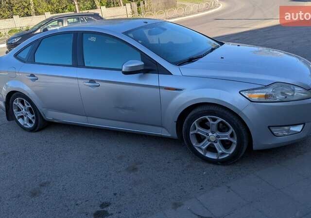 Сірий Форд Мондео, об'ємом двигуна 2 л та пробігом 313 тис. км за 4000 $, фото 12 на Automoto.ua