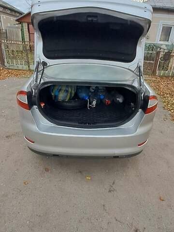 Серый Форд Мондео, объемом двигателя 2.3 л и пробегом 235 тыс. км за 6200 $, фото 8 на Automoto.ua