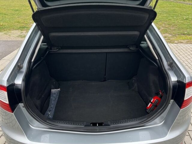 Серый Форд Мондео, объемом двигателя 2 л и пробегом 280 тыс. км за 3259 $, фото 7 на Automoto.ua