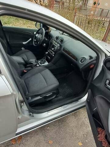 Серый Форд Мондео, объемом двигателя 2.3 л и пробегом 235 тыс. км за 6200 $, фото 2 на Automoto.ua