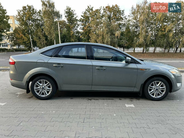 Сірий Форд Мондео, об'ємом двигуна 2 л та пробігом 246 тис. км за 7000 $, фото 2 на Automoto.ua