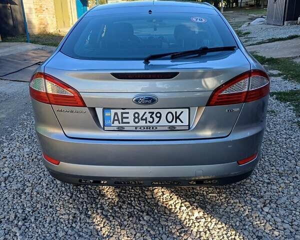 Сірий Форд Мондео, об'ємом двигуна 1.8 л та пробігом 220 тис. км за 6000 $, фото 6 на Automoto.ua