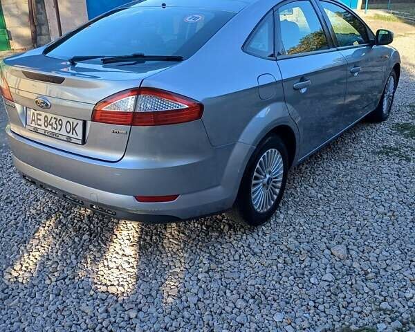 Сірий Форд Мондео, об'ємом двигуна 1.8 л та пробігом 220 тис. км за 6000 $, фото 3 на Automoto.ua
