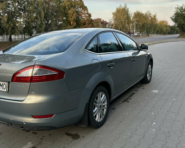 Сірий Форд Мондео, об'ємом двигуна 2 л та пробігом 246 тис. км за 7000 $, фото 3 на Automoto.ua