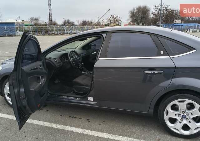 Серый Форд Мондео, объемом двигателя 2.3 л и пробегом 238 тыс. км за 5900 $, фото 3 на Automoto.ua