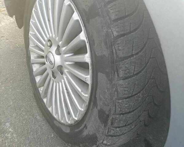 Серый Форд Мондео, объемом двигателя 2 л и пробегом 385 тыс. км за 5000 $, фото 6 на Automoto.ua