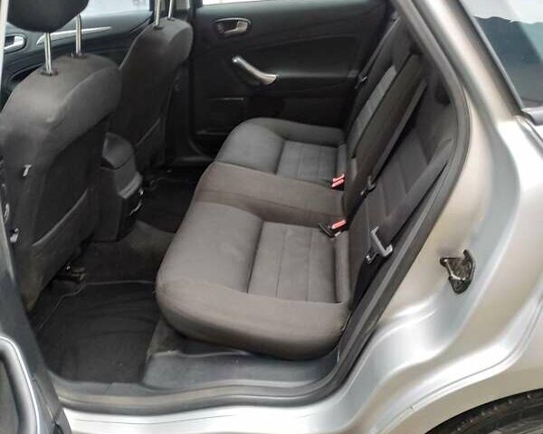 Сірий Форд Мондео, об'ємом двигуна 2.26 л та пробігом 267 тис. км за 4999 $, фото 14 на Automoto.ua