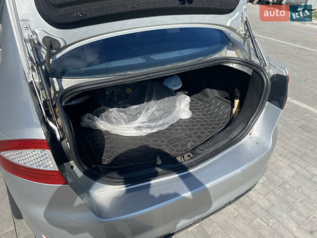 Серый Форд Мондео, объемом двигателя 2.26 л и пробегом 195 тыс. км за 7800 $, фото 16 на Automoto.ua