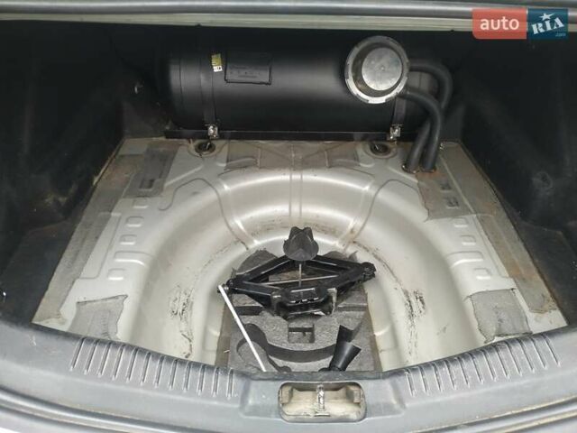 Сірий Форд Мондео, об'ємом двигуна 2.26 л та пробігом 267 тис. км за 4999 $, фото 9 на Automoto.ua
