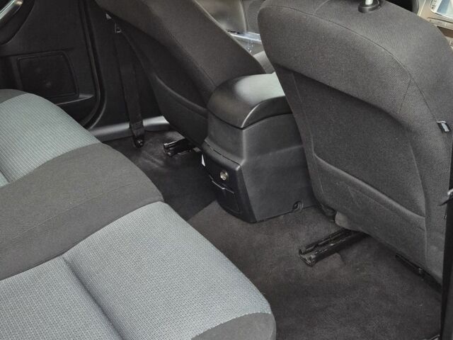 Серый Форд Мондео, объемом двигателя 1.8 л и пробегом 150 тыс. км за 6500 $, фото 6 на Automoto.ua