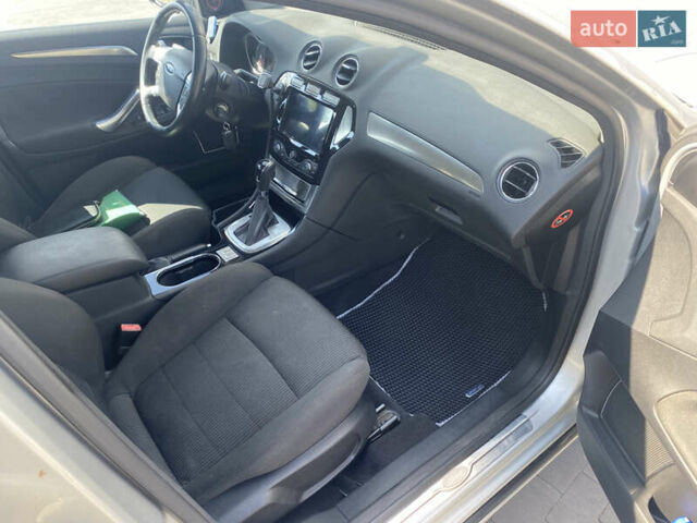 Серый Форд Мондео, объемом двигателя 2.26 л и пробегом 195 тыс. км за 7800 $, фото 6 на Automoto.ua