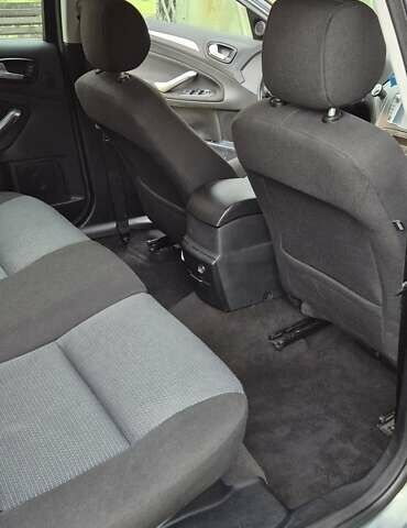 Сірий Форд Мондео, об'ємом двигуна 1.8 л та пробігом 150 тис. км за 6500 $, фото 5 на Automoto.ua