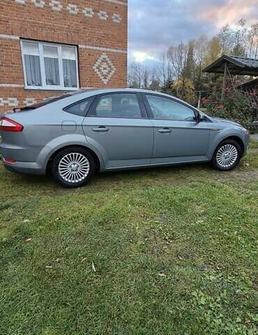 Сірий Форд Мондео, об'ємом двигуна 1.8 л та пробігом 150 тис. км за 6500 $, фото 6 на Automoto.ua