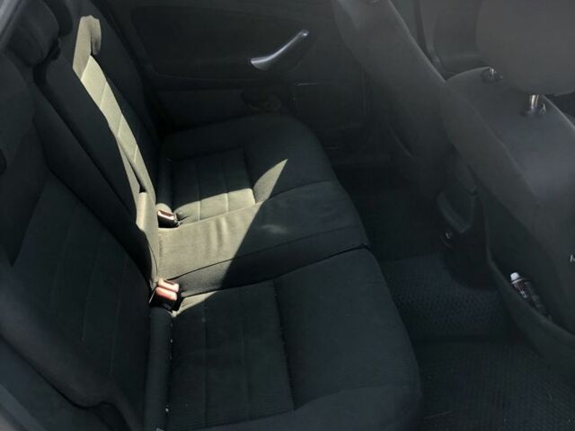 Серый Форд Мондео, объемом двигателя 2.5 л и пробегом 250 тыс. км за 2650 $, фото 8 на Automoto.ua