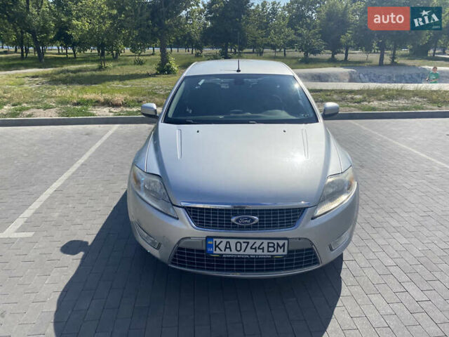 Серый Форд Мондео, объемом двигателя 2.26 л и пробегом 195 тыс. км за 7800 $, фото 4 на Automoto.ua