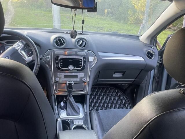 Сірий Форд Мондео, об'ємом двигуна 2 л та пробігом 317 тис. км за 5700 $, фото 9 на Automoto.ua