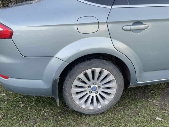 Сірий Форд Мондео, об'ємом двигуна 2 л та пробігом 317 тис. км за 5700 $, фото 1 на Automoto.ua