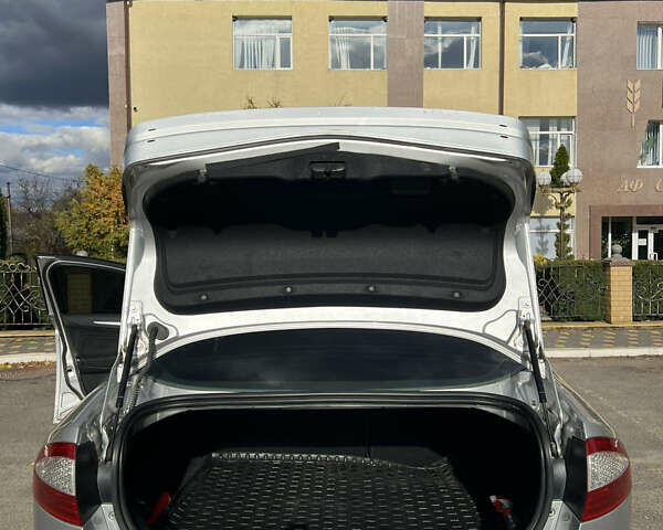 Серый Форд Мондео, объемом двигателя 2 л и пробегом 248 тыс. км за 7500 $, фото 4 на Automoto.ua