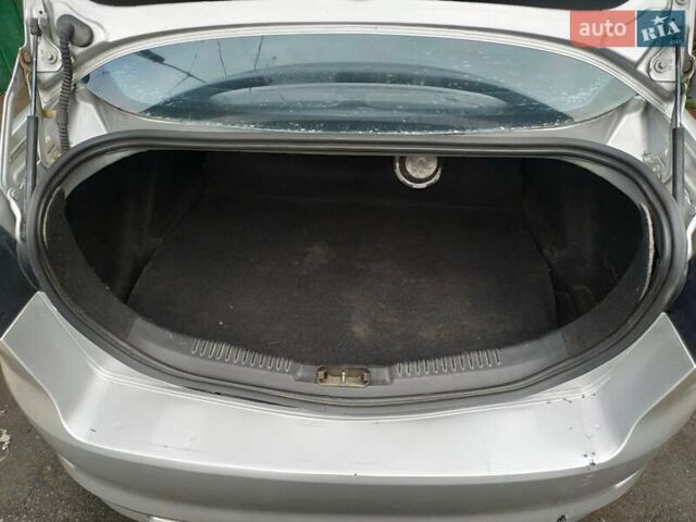 Сірий Форд Мондео, об'ємом двигуна 2.26 л та пробігом 267 тис. км за 4999 $, фото 10 на Automoto.ua