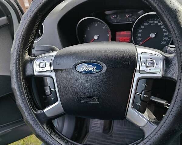 Серый Форд Мондео, объемом двигателя 2 л и пробегом 385 тыс. км за 5000 $, фото 18 на Automoto.ua