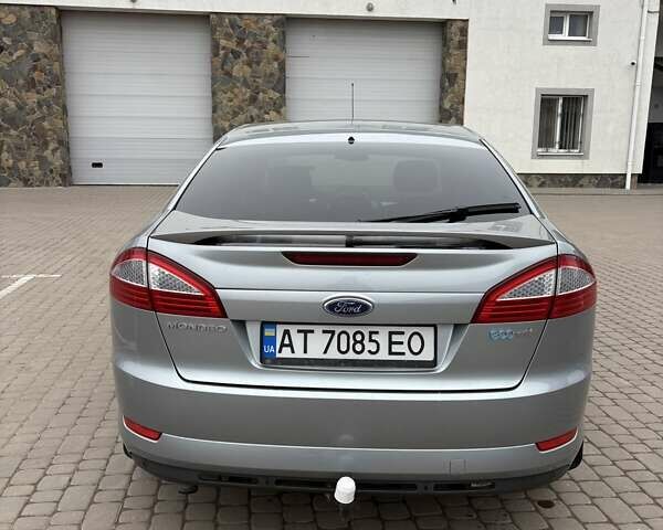 Сірий Форд Мондео, об'ємом двигуна 1.75 л та пробігом 400 тис. км за 6300 $, фото 6 на Automoto.ua