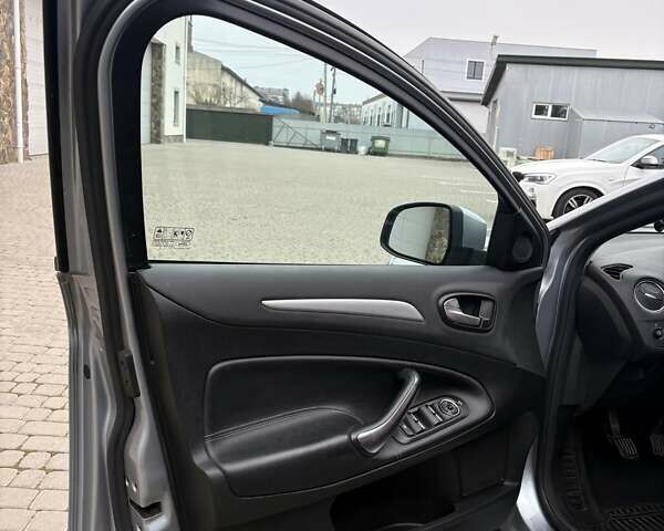 Сірий Форд Мондео, об'ємом двигуна 1.75 л та пробігом 400 тис. км за 6300 $, фото 7 на Automoto.ua