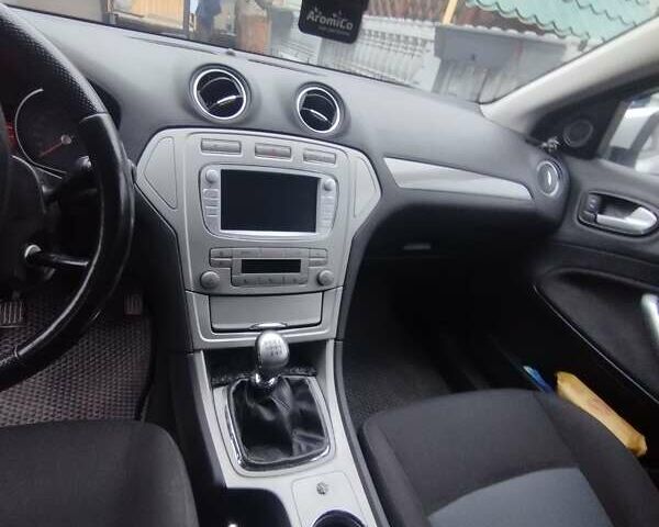 Серый Форд Мондео, объемом двигателя 1.75 л и пробегом 242 тыс. км за 7200 $, фото 7 на Automoto.ua