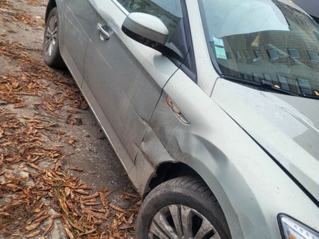 Серый Форд Мондео, объемом двигателя 2 л и пробегом 170 тыс. км за 3900 $, фото 3 на Automoto.ua