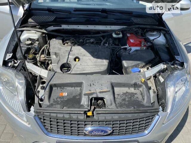Сірий Форд Мондео, об'ємом двигуна 2 л та пробігом 241 тис. км за 7800 $, фото 23 на Automoto.ua