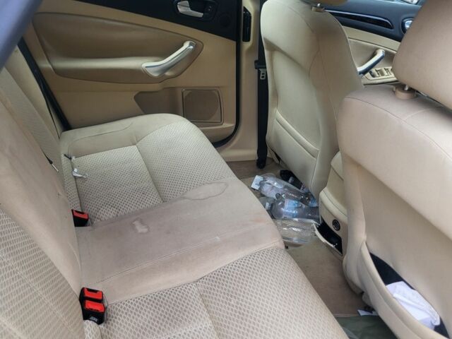 Серый Форд Мондео, объемом двигателя 2 л и пробегом 170 тыс. км за 3900 $, фото 5 на Automoto.ua