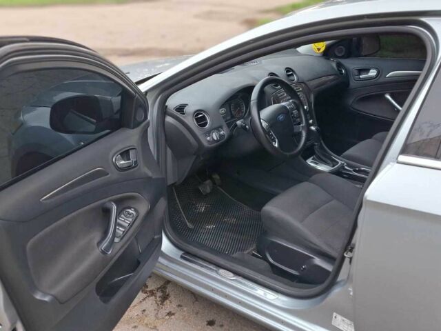 Сірий Форд Мондео, об'ємом двигуна 2 л та пробігом 223 тис. км за 6900 $, фото 9 на Automoto.ua