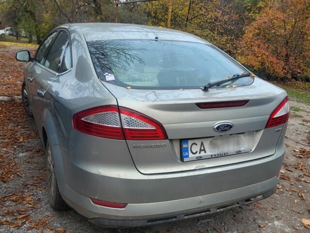 Серый Форд Мондео, объемом двигателя 2 л и пробегом 170 тыс. км за 3900 $, фото 1 на Automoto.ua
