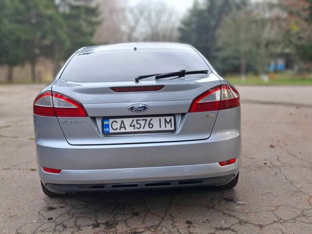 Сірий Форд Мондео, об'ємом двигуна 2 л та пробігом 223 тис. км за 6900 $, фото 4 на Automoto.ua
