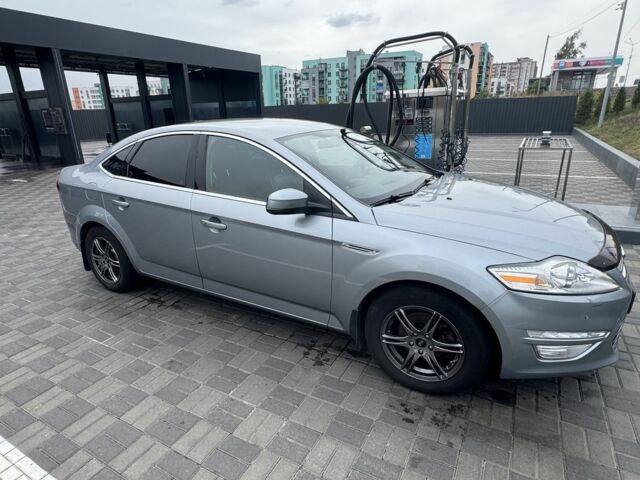 Сірий Форд Мондео, об'ємом двигуна 2 л та пробігом 201 тис. км за 9200 $, фото 2 на Automoto.ua