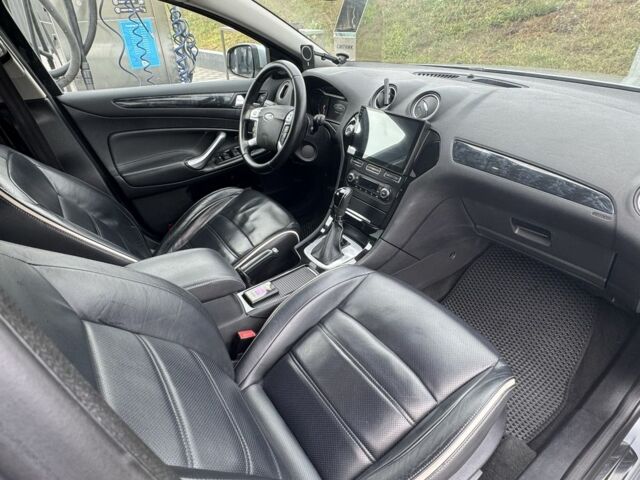 Сірий Форд Мондео, об'ємом двигуна 2 л та пробігом 201 тис. км за 9200 $, фото 4 на Automoto.ua