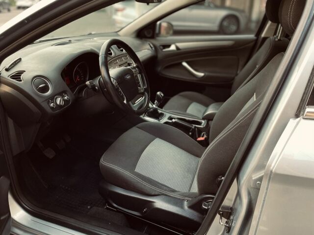Сірий Форд Мондео, об'ємом двигуна 2 л та пробігом 288 тис. км за 7499 $, фото 2 на Automoto.ua